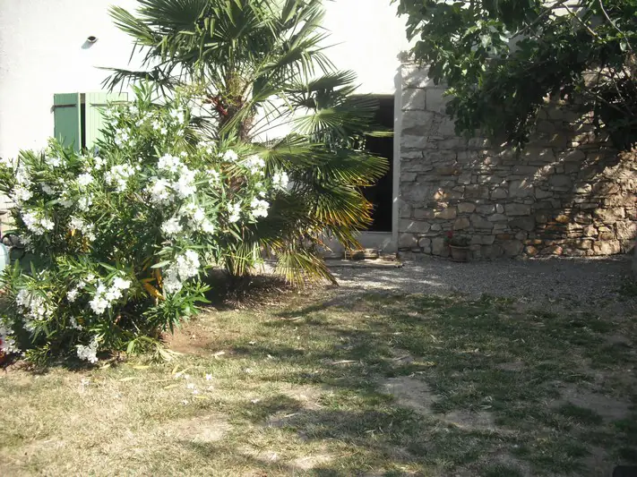 Gîte avec jardin et piscine près de Carcassonne