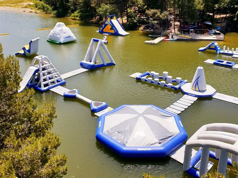 Parc aquatique Aquaviva au Lac de la Cavayère à Carcassonne